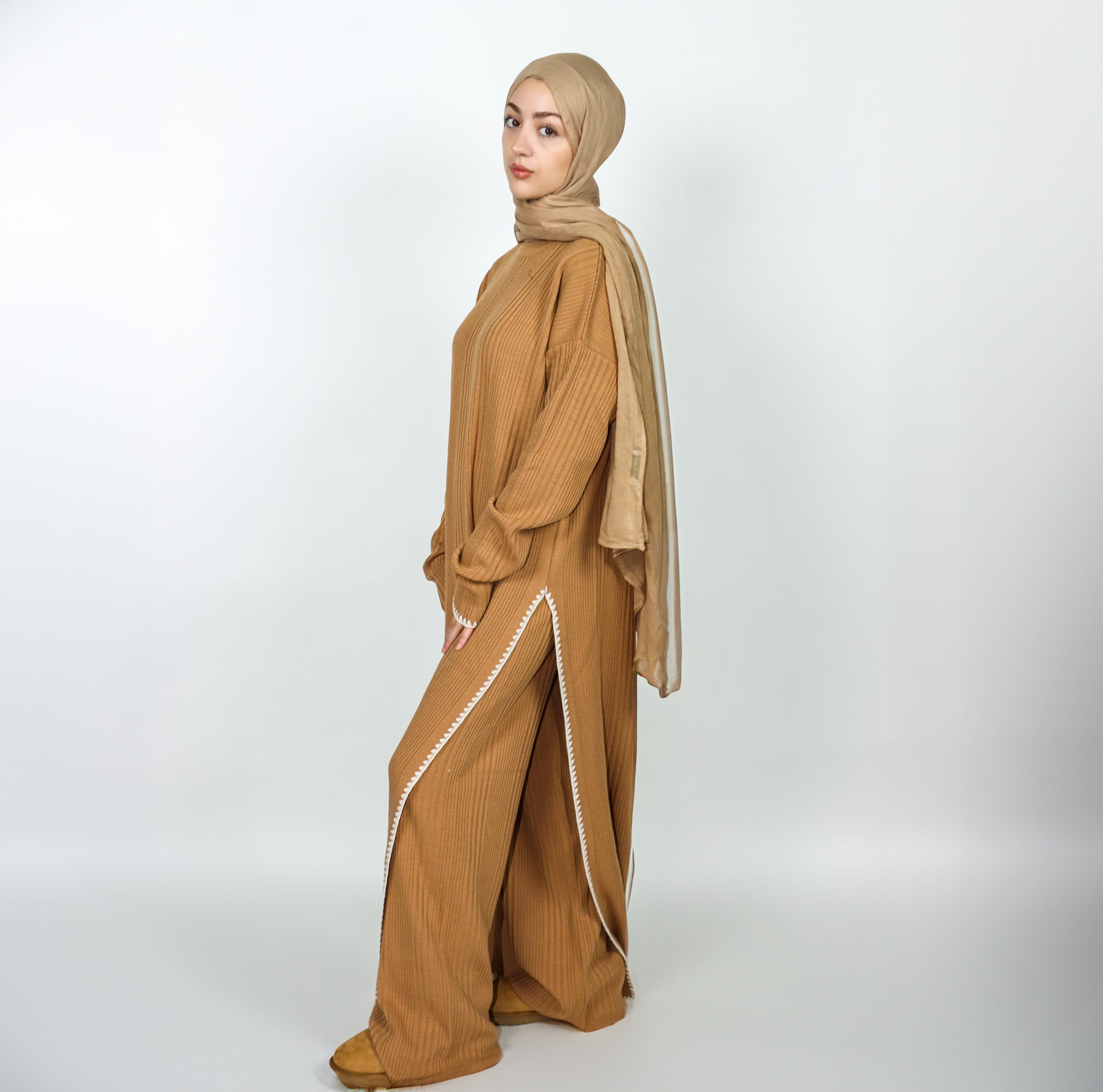 Border Slit Knit Set - Camel