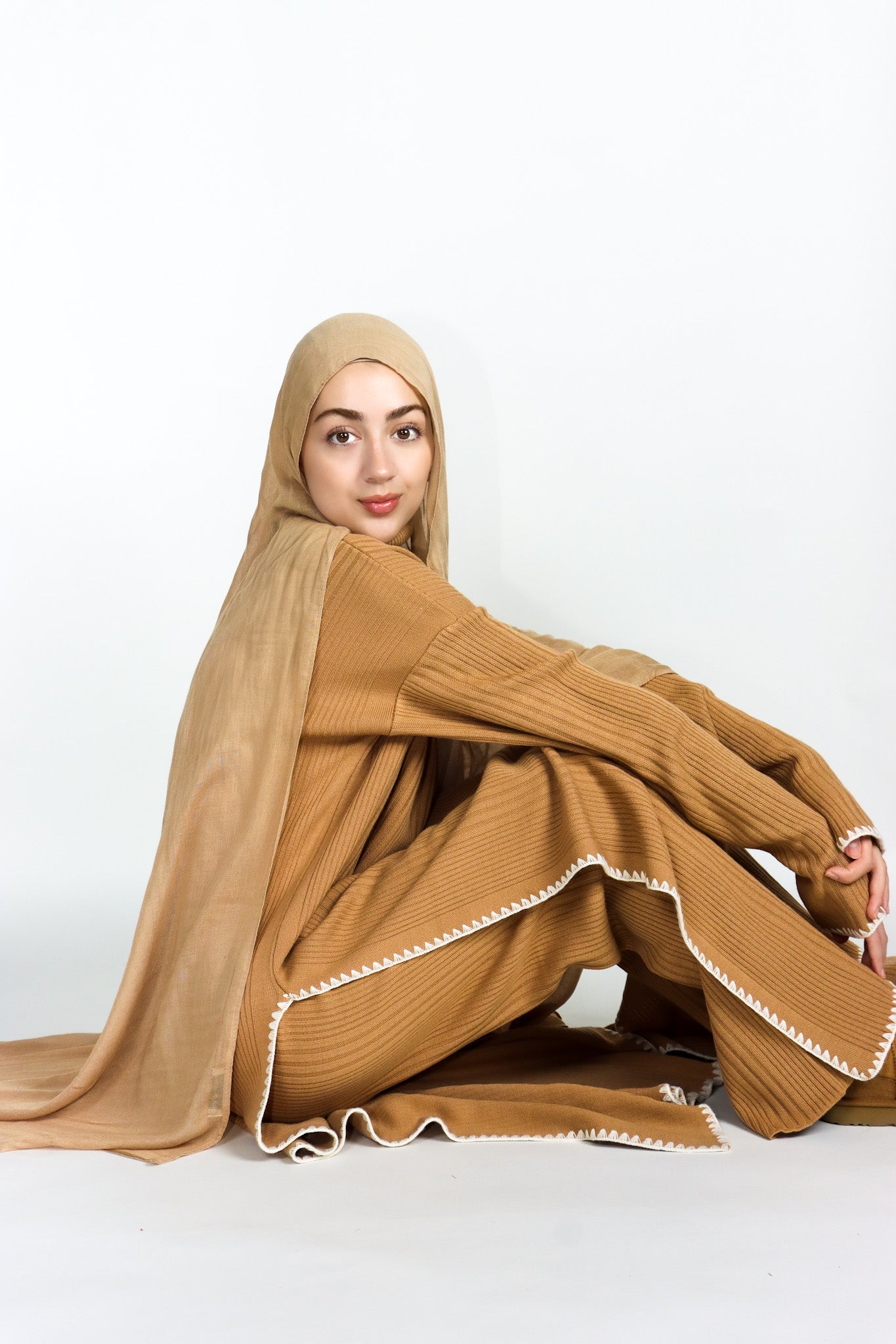 Border Slit Knit Set - Camel