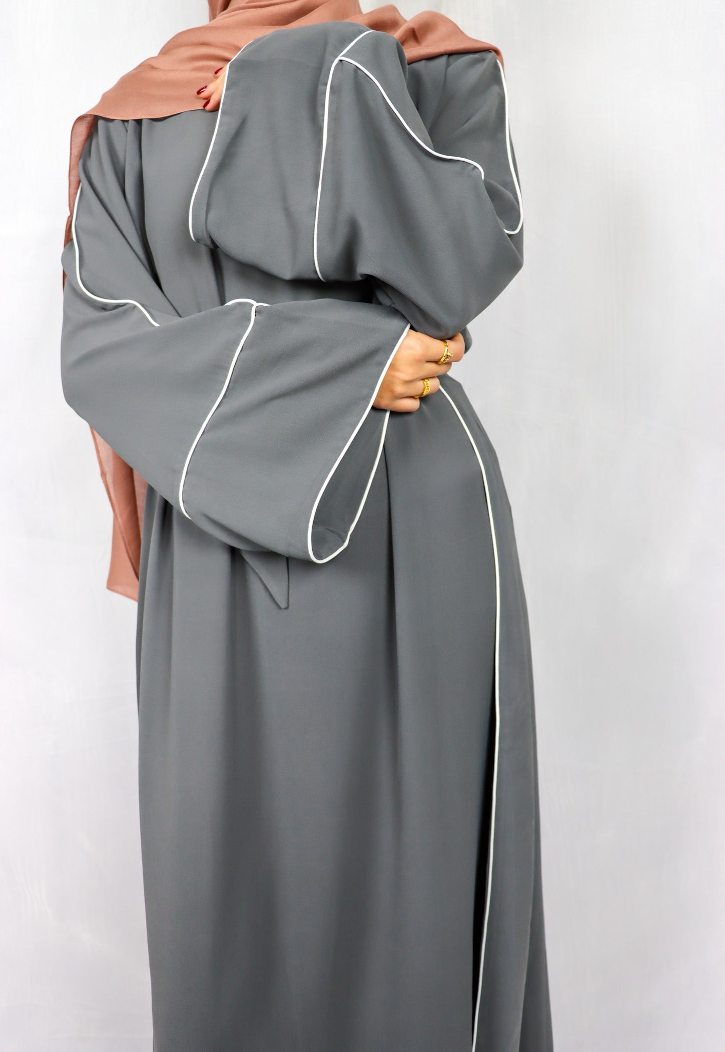 Outline Abaya - Gray