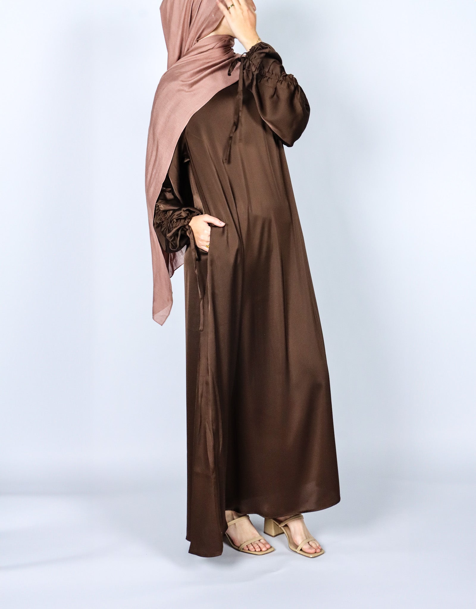 Ruched Sleeve Abaya - Mocha