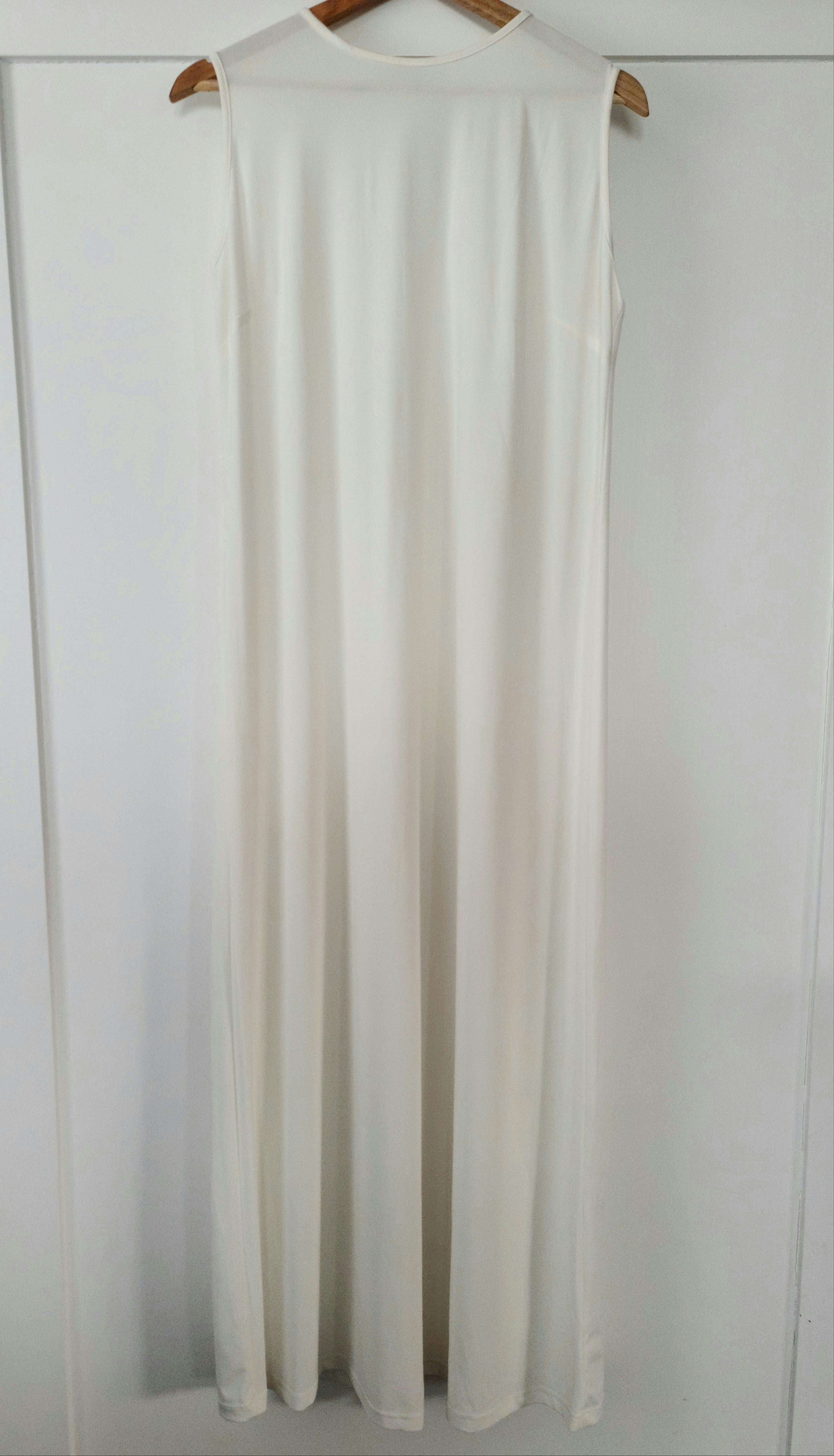 Basic Sleeveless Stretch Maxi - White